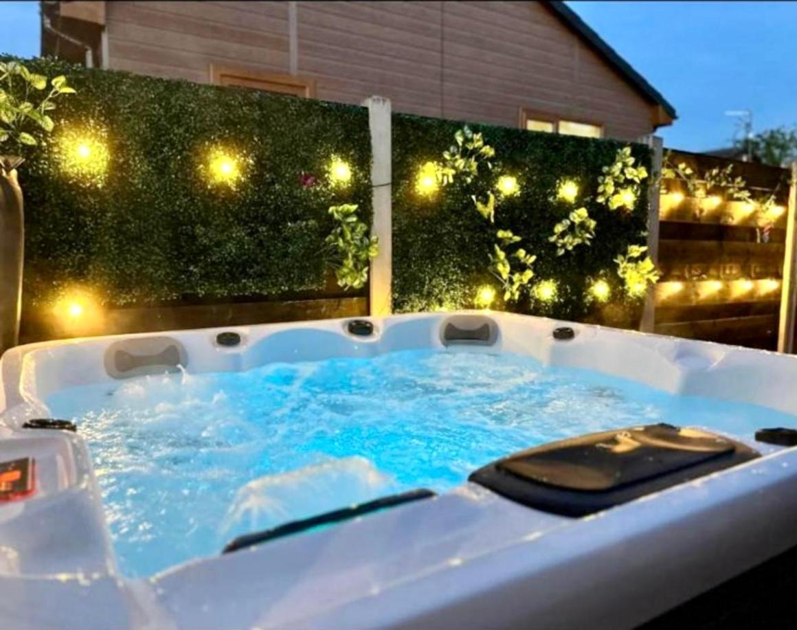 Willow Cottage With Hot Tub Strensall Eksteriør billede